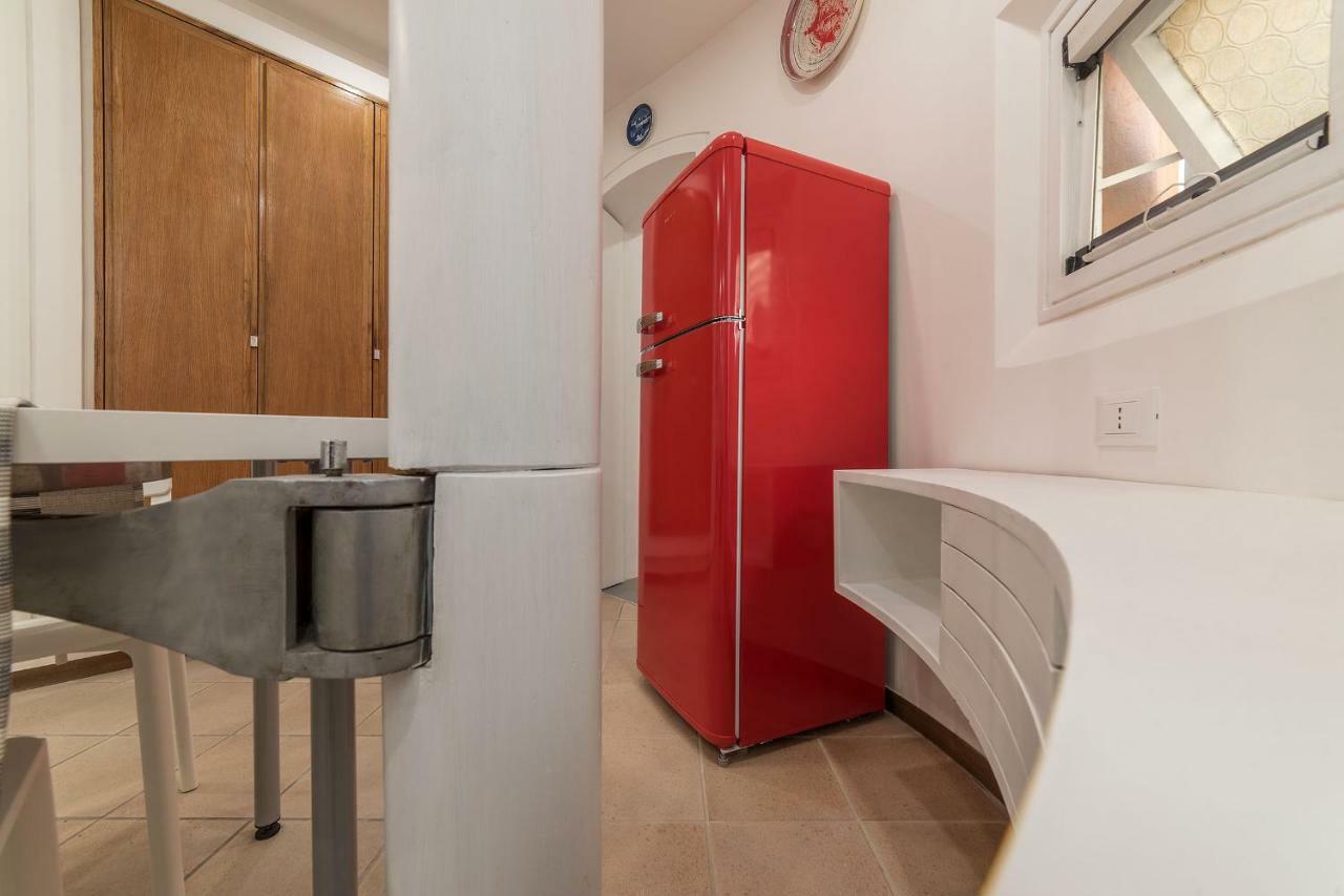 Montecitorio Lovely Apartment โรม ภายนอก รูปภาพ
