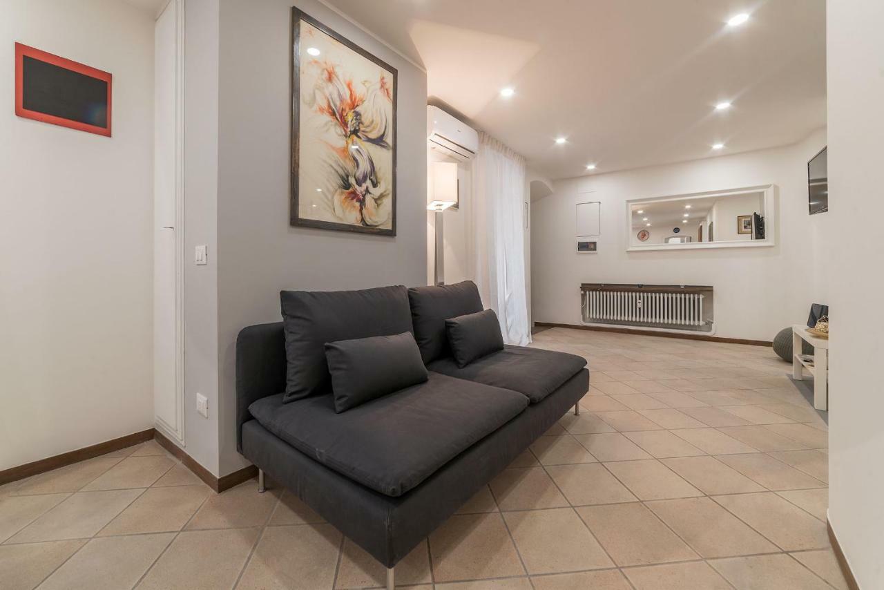 Montecitorio Lovely Apartment โรม ภายนอก รูปภาพ